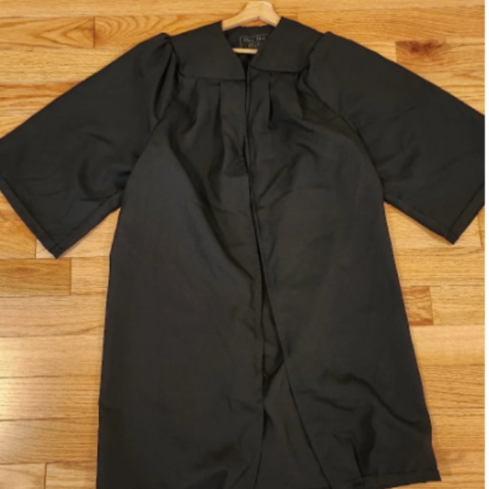 [Black graduation gown] Size 5'0" to 5'2"